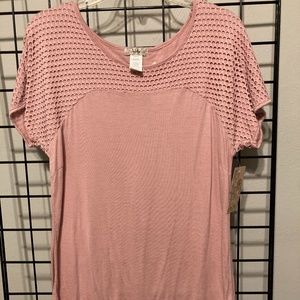 Short sleeve women’s top